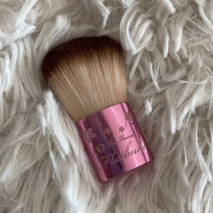Too faced kabuki